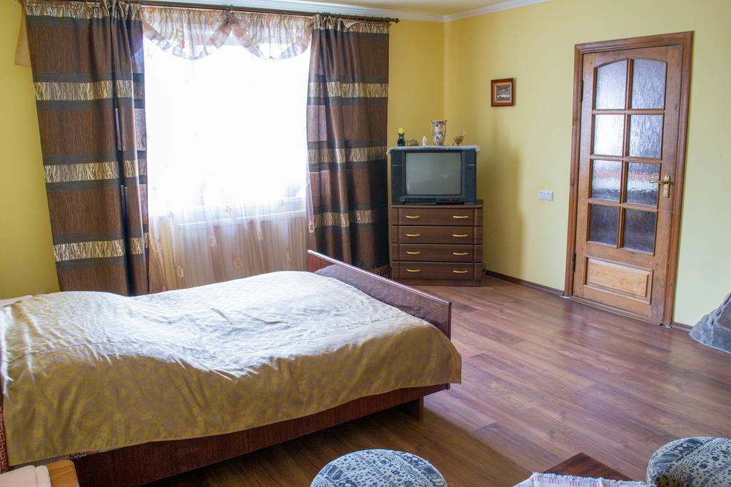 Guest House Cherepaha Kamianets-Podilsky Extérieur photo